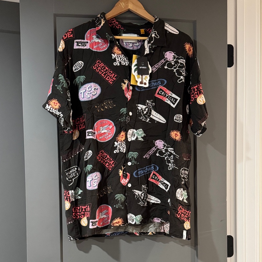 Graphic Short-Sleeve Button-Up Shirt